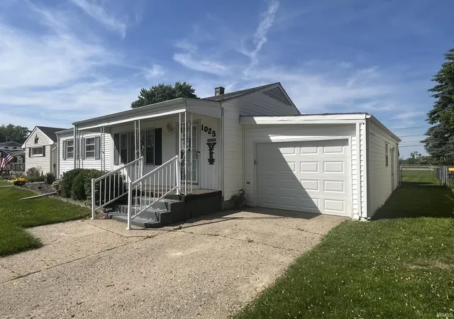 Photo 2 of Manufactured home for sale at 1025 Rosewood Dr, Peru, IN 46970 | MLS# 202628984 | Listing updated on 2026-09-12