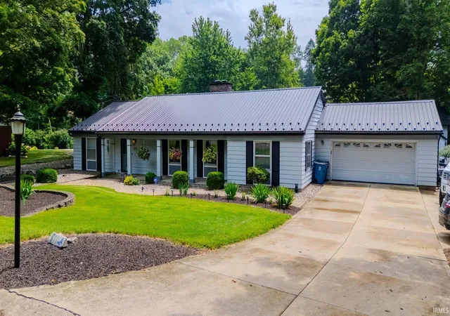 Photo 2 of Manufactured home for sale at 511 Crown Hl Dr E, Wabash, IN 46992 | MLS# 202628990 | Listing updated on 2026-09-15