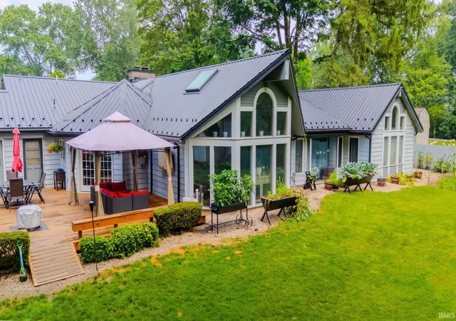 Photo 3 of Manufactured home for sale at 511 Crown Hl Dr E, Wabash, IN 46992 | MLS# 202628990 | Listing updated on 2026-09-15