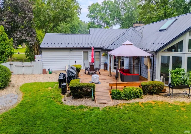 Photo 3 of Manufactured home for sale at 511 Crown Hl Dr E, Wabash, IN 46992 | MLS# 202628990 | Listing updated on 2026-09-15