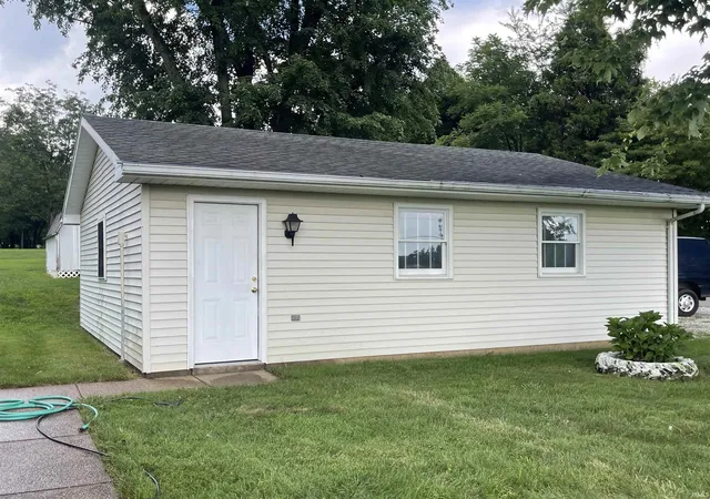 Photo 3 of Manufactured home for sale at 8600 Vann Rd, Newburgh, IN 47630 | MLS# 202629002 | Listing updated on 2026-10-21