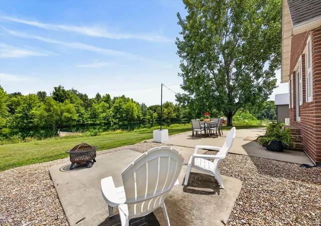 Photo 3 of Sale Pending at 924 South 1250, Loogootee, IN 47553 | MLS# 202629020 | Listing updated on 2026-08-30