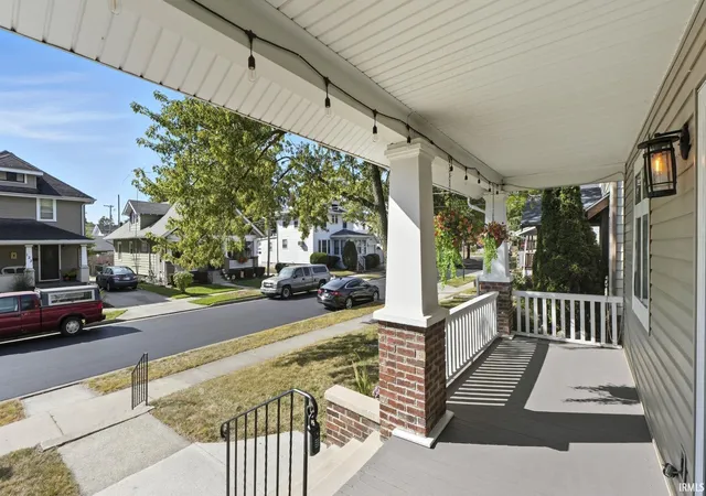 Photo 3 of Sale Pending at 121 E Branning Ave, Fort Wayne, IN 46806 | MLS# 202629037 | Listing updated on 2026-09-18