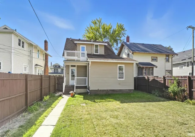 Photo 3 of Sale Pending at 121 E Branning Ave, Fort Wayne, IN 46806 | MLS# 202629037 | Listing updated on 2026-09-18