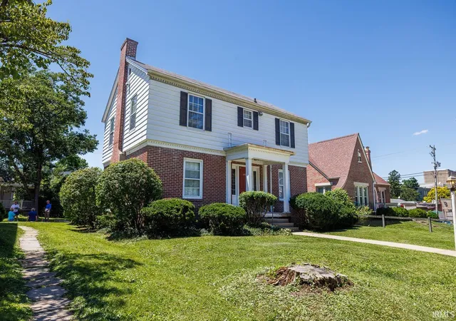 Photo 3 of Sale Pending at 326 S Eagleson Ave, Bloomington, IN 47401 | MLS# 202629038 | Listing updated on 2026-09-06