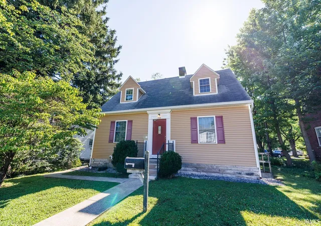 Photo 3 of Sale Pending at 333 S Eagleson Ave, Bloomington, IN 47401 | MLS# 202629050 | Listing updated on 2026-09-06
