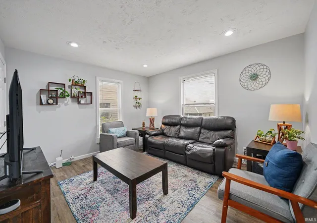 Photo 4 of Manufactured home for sale at 214 E Battell St, Mishawaka, IN 46545 | MLS# 202629064 | Listing updated on 2026-09-05