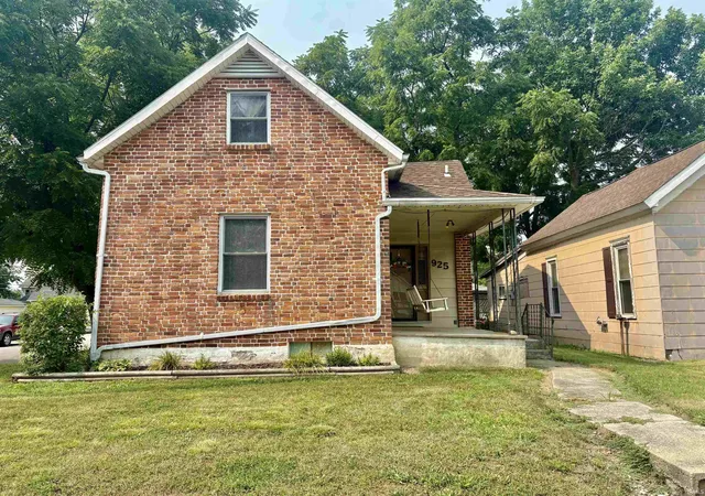Photo 2 of Sale Pending at 925 W Washington St, Bluffton, IN 46714 | MLS# 202629084 | Listing updated on 2026-08-21