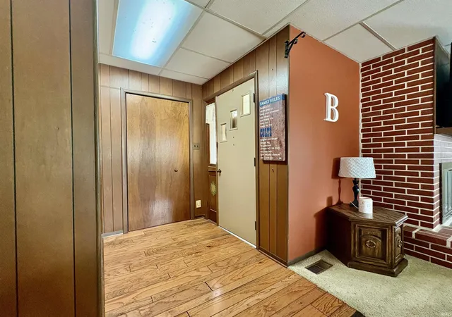 Photo 4 of Sale Pending at 925 W Washington St, Bluffton, IN 46714 | MLS# 202629084 | Listing updated on 2026-08-21