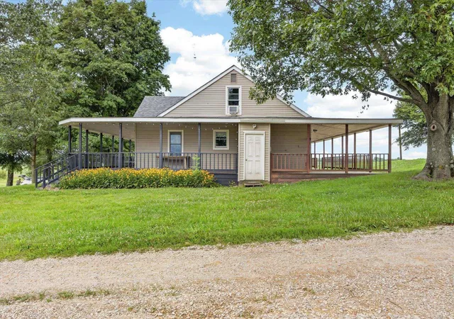 Photo 3 of Sale Pending at 3192 W 100 South Rd, Bloomfield, IN 47424 | MLS# 202629087 | Listing updated on 2026-08-24