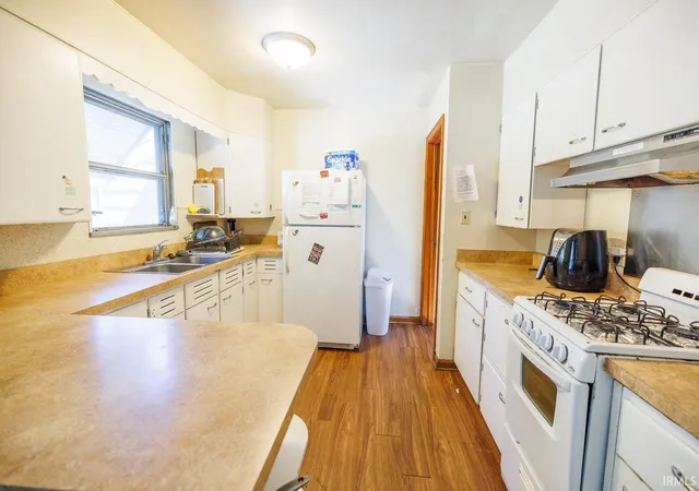 Photo 4 of Sale Pending at 409 S Swain Ave, Bloomington, IN 47401 | MLS# 202629115 | Listing updated on 2026-09-06