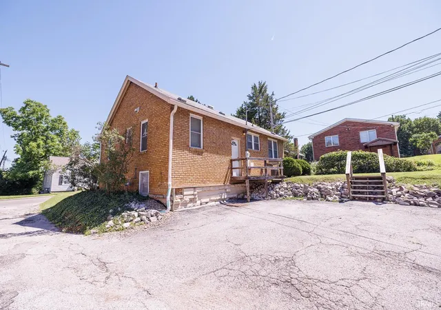 Photo 3 of Sale Pending at 1314 E Atwater Ave, Bloomington, IN 47401 | MLS# 202629122 | Listing updated on 2026-09-06