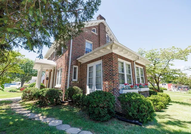 Photo 3 of Sale Pending at 1331 E Atwater Ave, Bloomington, IN 47401 | MLS# 202629125 | Listing updated on 2026-09-06