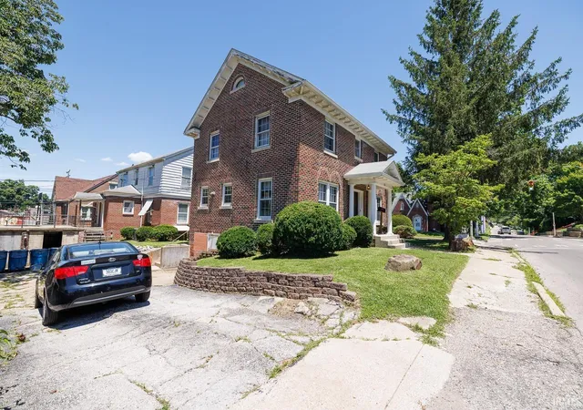 Photo 3 of Sale Pending at 1331 E Atwater Ave, Bloomington, IN 47401 | MLS# 202629125 | Listing updated on 2026-09-06