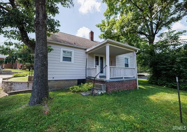 Photo 3 of Sale Pending at 1321 E Atwater Ave, Bloomington, IN 47401 | MLS# 202629126 | Listing updated on 2026-09-06
