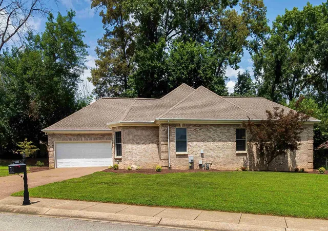 Photo 3 of Manufactured home for sale at 2530 Beaumont Dr, Evansville, IN 47725 | MLS# 202629140 | Listing updated on 2026-08-17