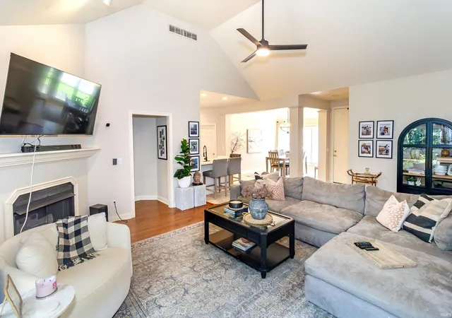 Photo 4 of Manufactured home for sale at 2530 Beaumont Dr, Evansville, IN 47725 | MLS# 202629140 | Listing updated on 2026-08-17