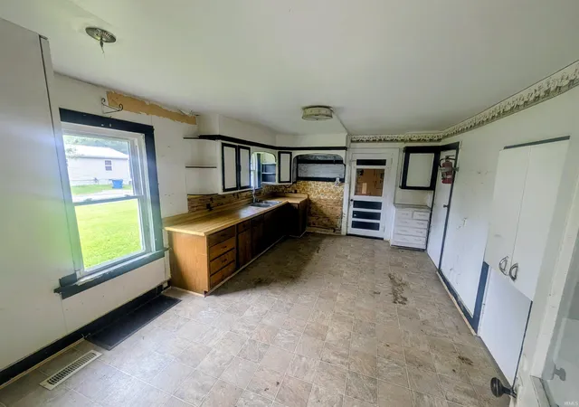 Photo 3 of Sale Pending at 724 W Jackson St, Plymouth, IN 46563 | MLS# 202629152 | Listing updated on 2026-07-30