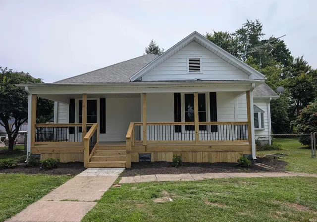 Photo 2 of Sale Pending at 9 E Flora St, Washington, IN 47501 | MLS# 202629156 | Listing updated on 2026-07-23