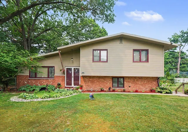 Manufactured home for sale at 53175 Osage Dr, South Bend, IN 46637-4516 | MLS# 202629165