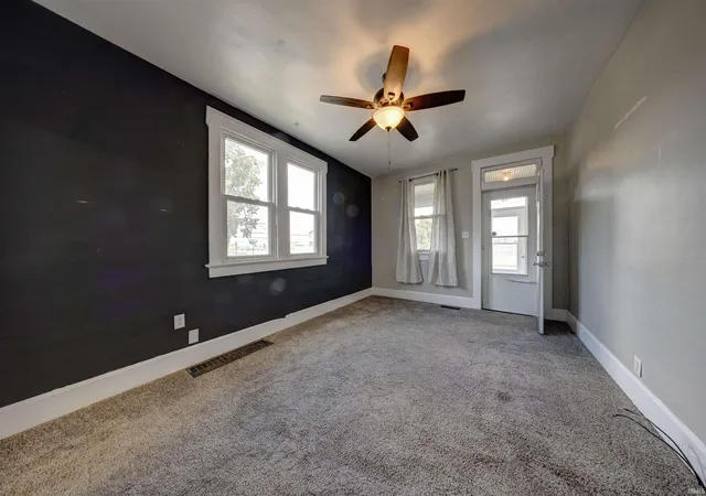 Photo 4 of Manufactured home for sale at 1220 Read St, Evansville, IN 47710 | MLS# 202629174 | Listing updated on 2026-09-14