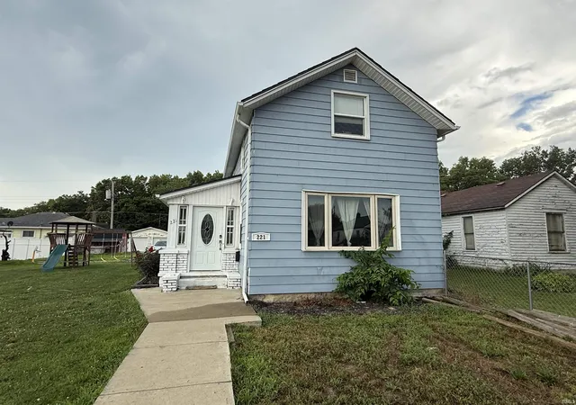 Photo 1 of Manufactured home for sale at 221 Grove St, Logansport, IN 46947 | MLS# 202629192 | Listing updated on 2026-07-28