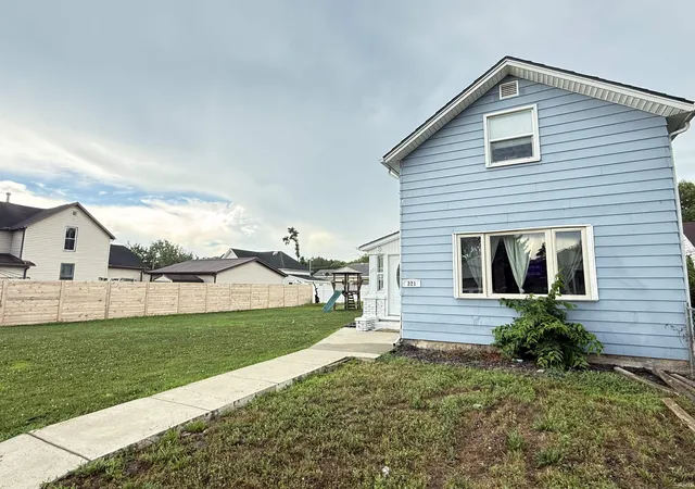 Photo 3 of Manufactured home for sale at 221 Grove St, Logansport, IN 46947 | MLS# 202629192 | Listing updated on 2026-07-28