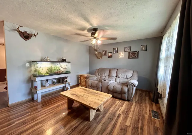 Photo 3 of Manufactured home for sale at 1009 W Walnut St, Brownstown, IN 47220 | MLS# 202629203 | Listing updated on 2026-08-26