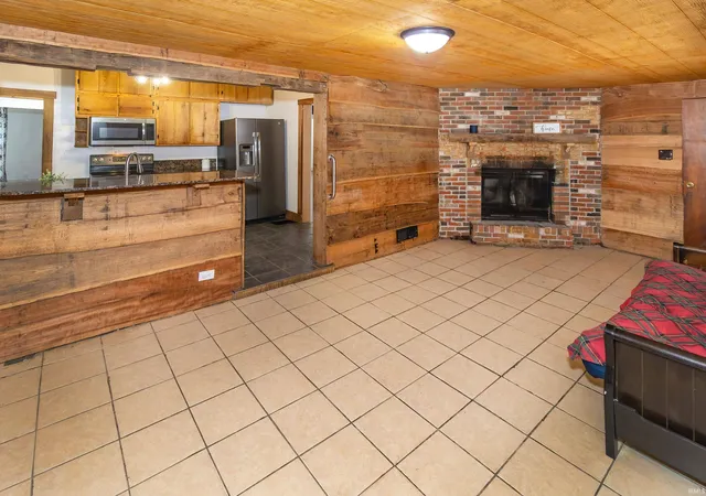 Photo 4 of Sale Pending at 914 N 3rd Street, Boonville, IN 47601 | MLS# 202629205 | Listing updated on 2026-07-24