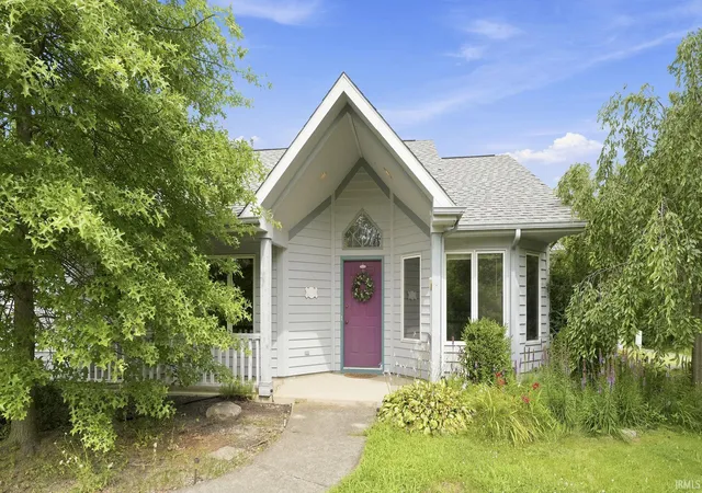 Photo 1 of Sale Pending at 1019 Woodland Springs Pl, Fort Wayne, IN 46825 | MLS# 202629206 | Listing updated on 2026-09-08