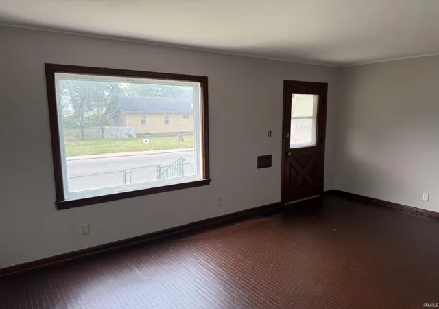 Photo 3 of Manufactured home for sale at 1209 Oxford St, Fort Wayne, IN 46806 | MLS# 202629207 | Listing updated on 2026-07-21