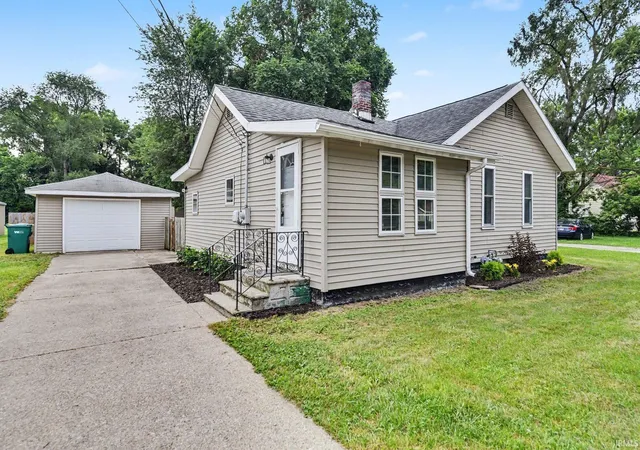 Photo 1 of Sale Pending at 1810 Maplehurst Ave, Mishawaka, IN 46545 | MLS# 202629216 | Listing updated on 2026-07-23