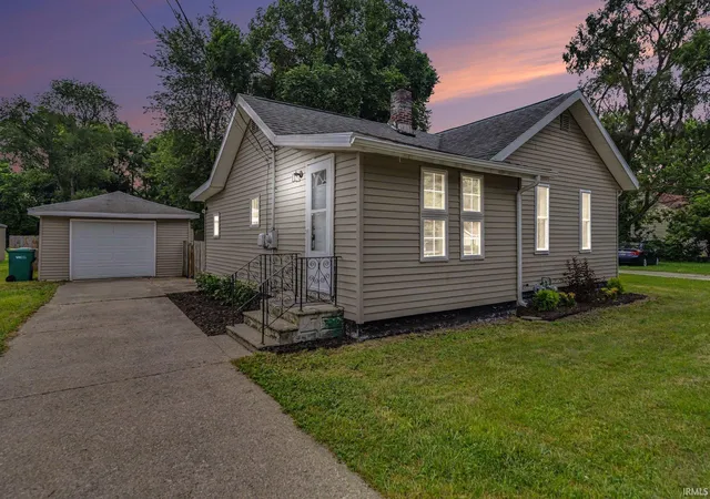 Photo 2 of Sale Pending at 1810 Maplehurst Ave, Mishawaka, IN 46545 | MLS# 202629216 | Listing updated on 2026-07-23
