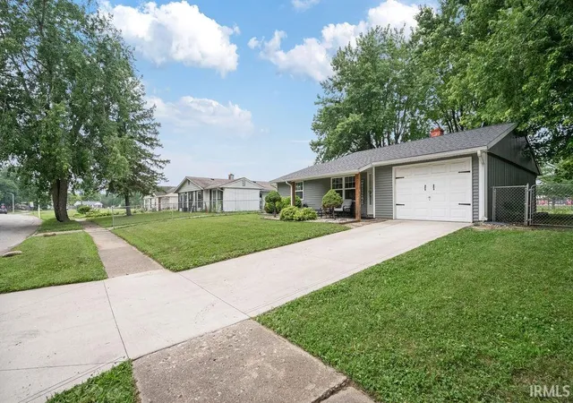 Photo 3 of Sale Pending at 1112 Wigwam Dr, Kokomo, IN 46902 | MLS# 202629240 | Listing updated on 2026-08-26