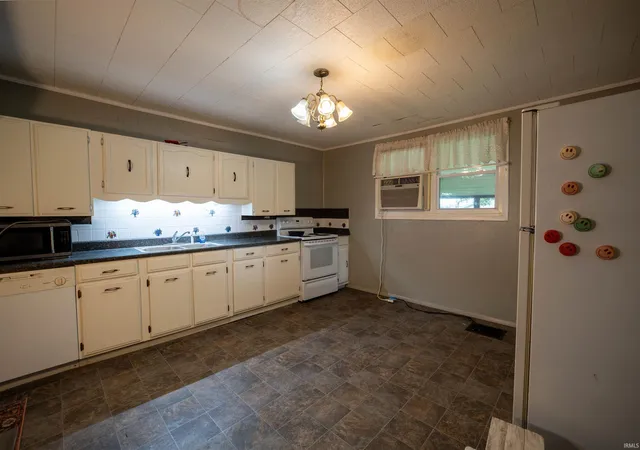 Photo 3 of Manufactured home for sale at 1302 E Sycamore St, Petersburg, IN 47567 | MLS# 202629248 | Listing updated on 2026-09-09
