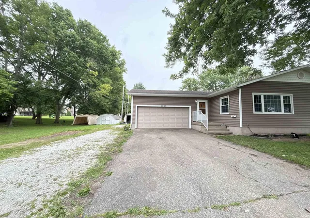 Photo 2 of Manufactured home for sale at 1018 10th Street, Covington, IN 47932 | MLS# 202629264 | Listing updated on 2026-09-22