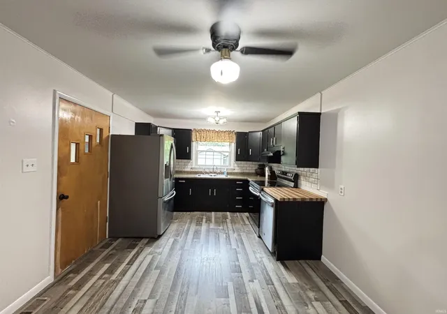 Photo 3 of Manufactured home for sale at 1018 10th Street, Covington, IN 47932 | MLS# 202629264 | Listing updated on 2026-09-22