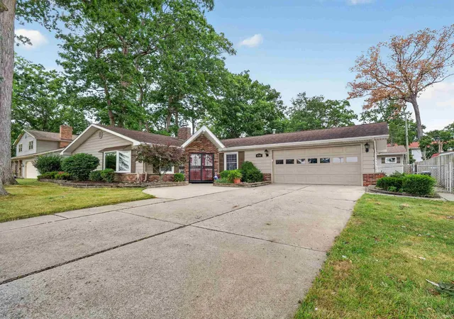 Photo 3 of Sale Pending at 4701 Fairlawn Pass, Fort Wayne, IN 46815 | MLS# 202629270 | Listing updated on 2026-09-14