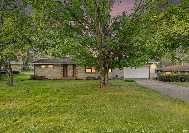 Manufactured home for sale at 20408 Ozone St, South Bend, IN 46614-5006 | MLS# 202629276