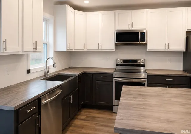 Photo 2 of Manufactured home for sale at 714 Bluewater Ct, Monticello, IN 47960 | MLS# 202629277 | Listing updated on 2026-09-09