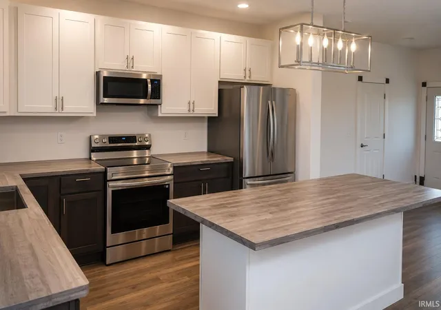 Photo 3 of Manufactured home for sale at 714 Bluewater Ct, Monticello, IN 47960 | MLS# 202629277 | Listing updated on 2026-09-09