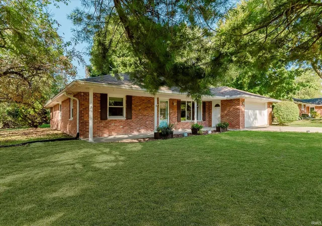 Photo 2 of Manufactured home for sale at 207 N Fir Tree Dr, Muncie, IN 47304 | MLS# 202629300 | Listing updated on 2026-07-31