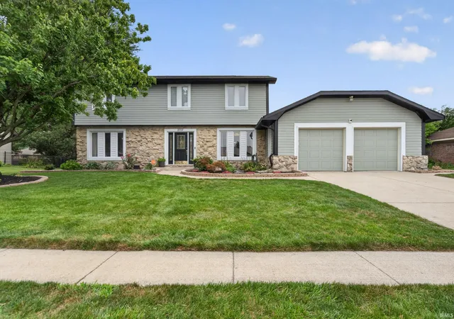 Photo 3 of Manufactured home for sale at 2707 Whitehouse Dr, Kokomo, IN 46902 | MLS# 202629304 | Listing updated on 2026-09-03