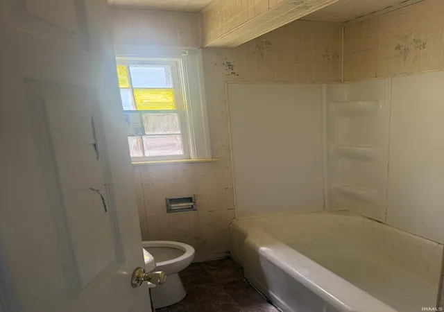 Photo 3 of Manufactured home for sale at 4125 Warsaw St, Fort Wayne, IN 46806 | MLS# 202629325 | Listing updated on 2026-07-21