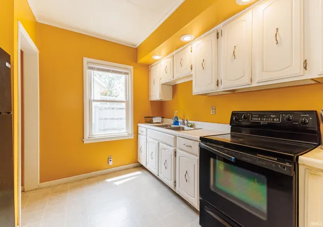 Photo 5 of Sale Pending at 3105 N Locust St, Muncie, IN 47303 | MLS# 202629326 | Listing updated on 2026-07-23