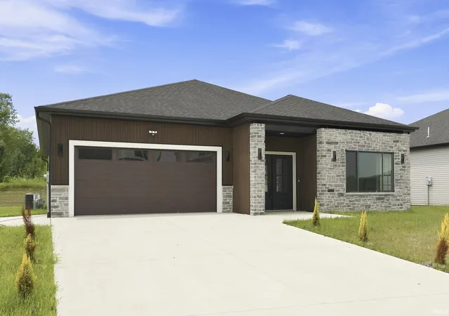 Manufactured home for sale at 7230 Starks Blvd, Fort Wayne, IN 46816 | MLS# 202629332
