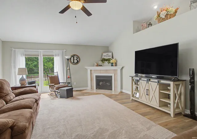 Photo 3 of Sale Pending at 9239 Southport Dr, Evansville, IN 47711 | MLS# 202629377 | Listing updated on 2026-08-25