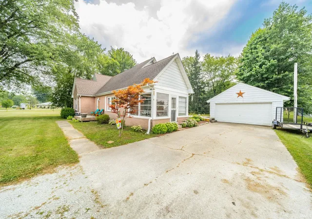 Photo 2 of Sale Pending at 241 Pleasantview Dr, New Castle, IN 47362 | MLS# 202629379 | Listing updated on 2026-09-18