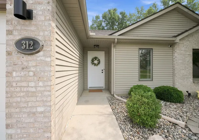 Photo 3 of Sale Pending at 312 Silver Maple Cvs, Fort Wayne, IN 46804 | MLS# 202629384 | Listing updated on 2026-07-25
