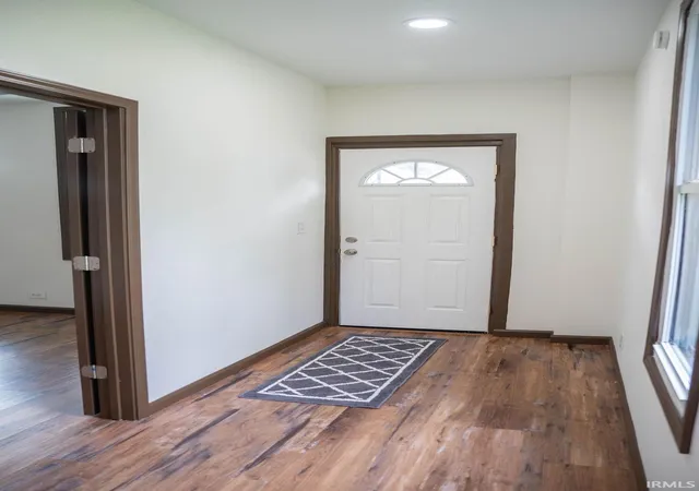 Photo 3 of Sale Pending at 1112 W Iowa St, Evansville, IN 47710 | MLS# 202629425 | Listing updated on 2026-08-25